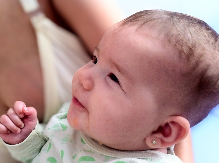 Fotógrafo infantil Ricco Gnocchi registrando um smash de fruit