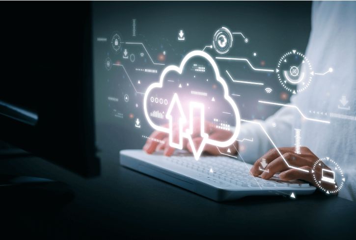 Cloud payroll membantu tim HR mengelola data karyawan, gaji, dan kepatuhan secara efisien dari satu platform terpusat