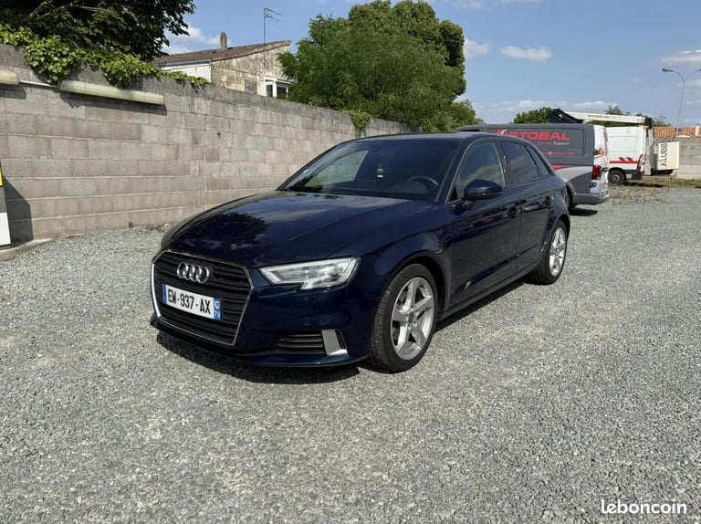 Audi A3 sportback noire, 1,6 litre TDI de 2017, 137000 km, à vendre à 15490 euros
