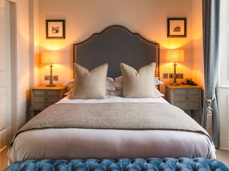 the roseate hotel, romantic bedroom