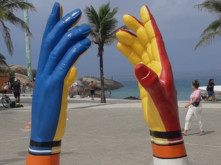 Intervenção urbana levará ‘mãos gigantes’ a dez pontos do Rio de Janeiro 2020