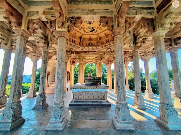 Sacred Shivalingam inside the Chaurasi Khambon ki Chhatri, the 84-Pillared Cenotaph of Bundi.