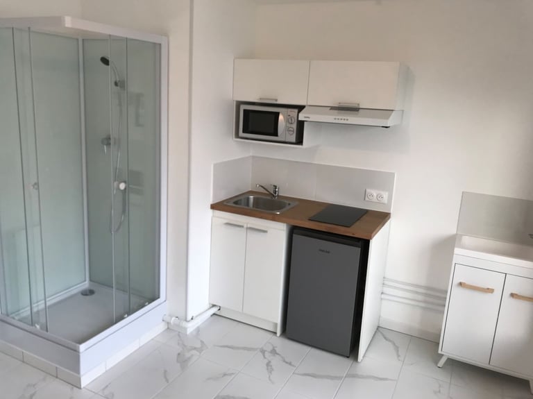 Montage de la cuisine et du lavabo