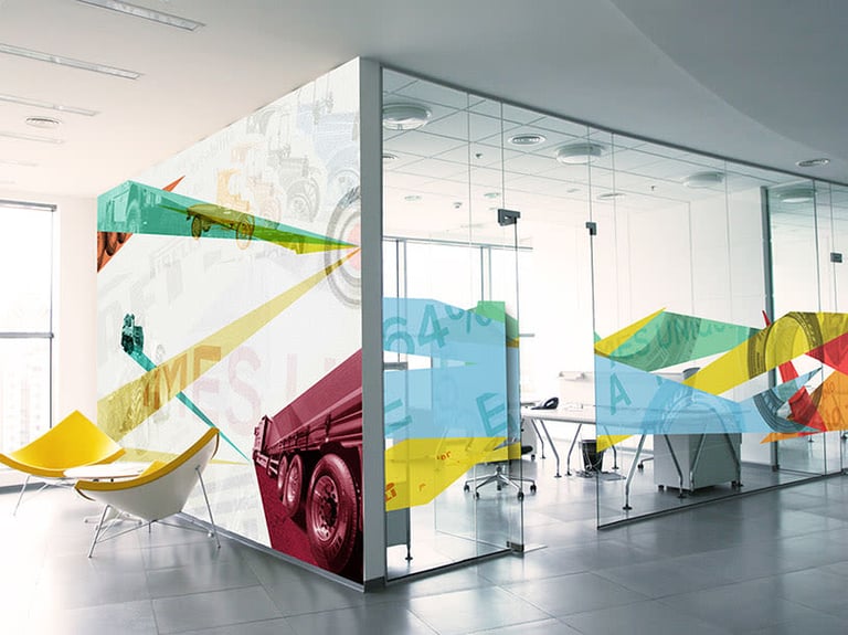 PVC stampa personalizzata applicato su vetro o su muro di un ufficio