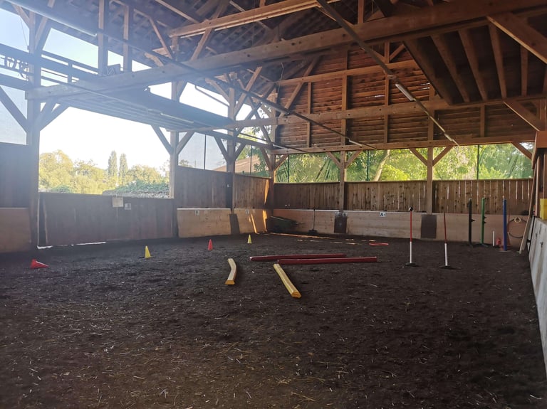 manège du poney club de Présinge