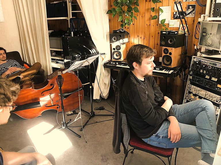 Artistes dans la régie du Fil's HOUSE Studio