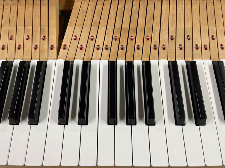 clavier piano avec revêtement remplacé