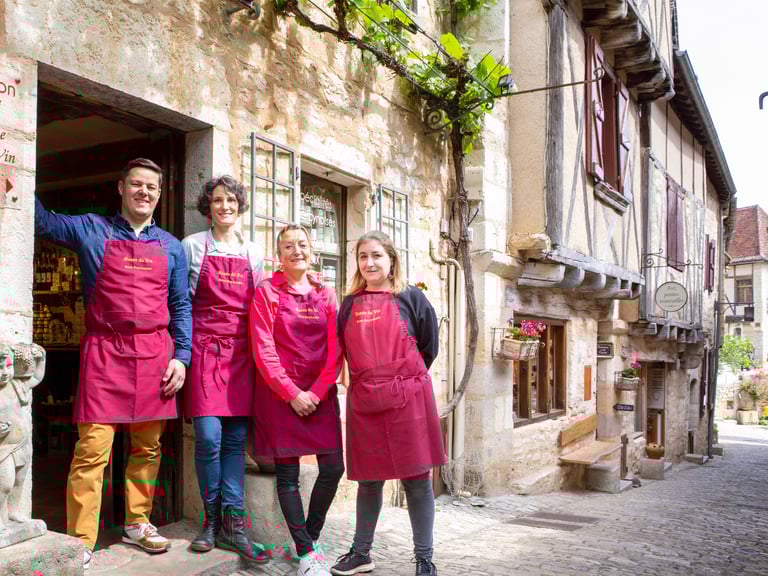 L'équipe du Musée du Vin de Saint-Cirq Lapopie Lapopie