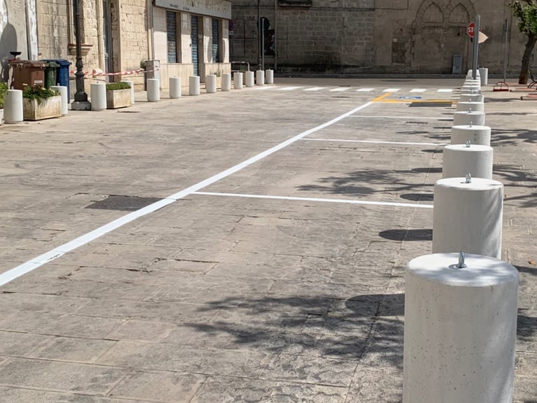 foto dei parcheggi fatti in piazza castello