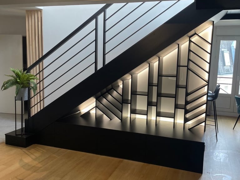 Création d'un escalier avec étagères