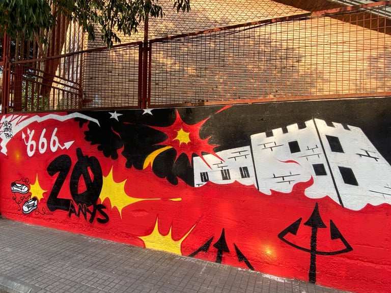 Graffiti mural de 20 metros para Diables la Roca, spray, arte urbano.