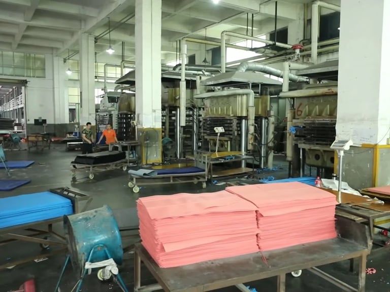 Foaming process to form foam structure for fitness accessories production