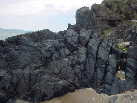 Fractured Rhyolite in compression fold