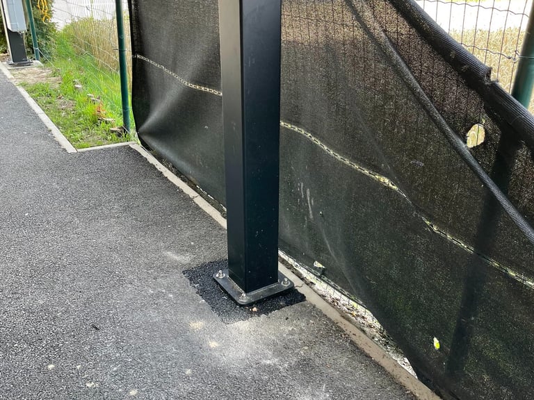 POTEAU 150 SUR PLATINE