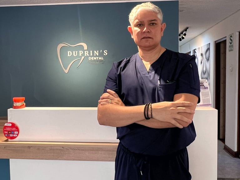 Especialista en implantes dentales Duprin's Dental Lima