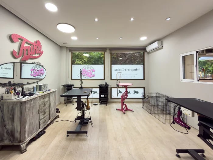 Nueva sala de arreglo de Peluquería Canina Truka, en Alcorcón