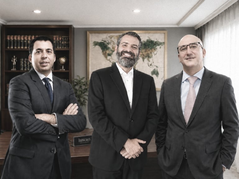 Emilio Ruano Alejandro abogado especializado en Derecho Contencioso-Administrativo en Canarias