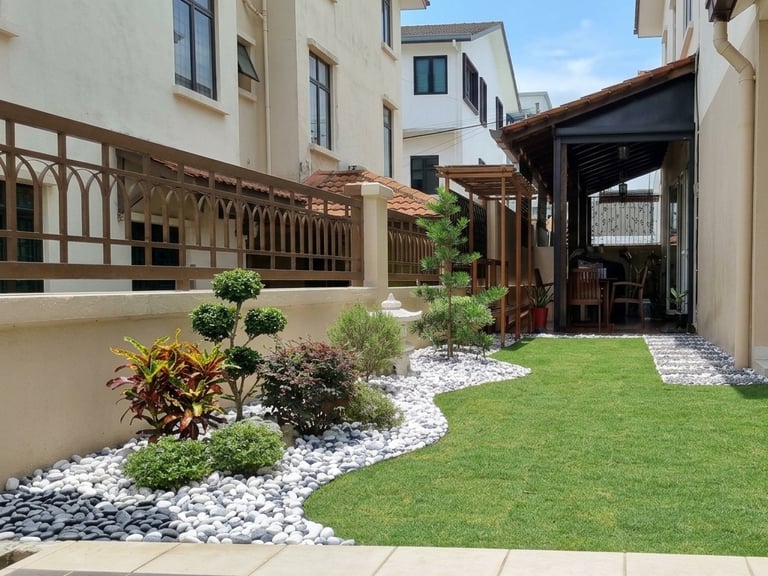 Side garden with stone landscaping and timber pergola – Yie Yang Landscape, Malaysia