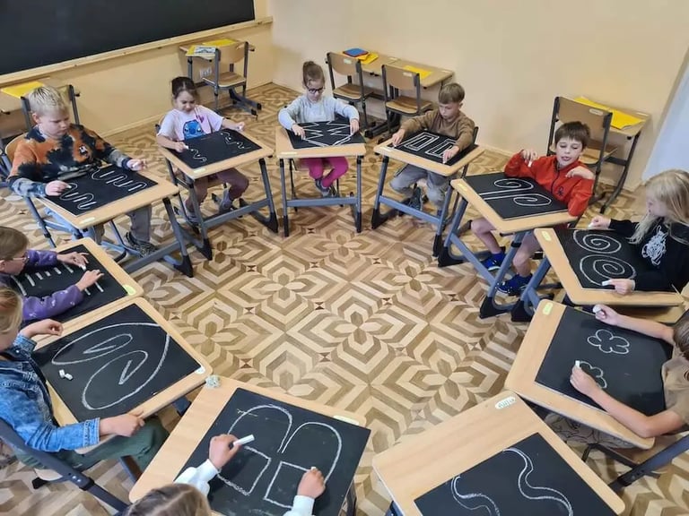 2 klasė Klaipėdos Valdorfo mokykloje - lavinamosios veiklos