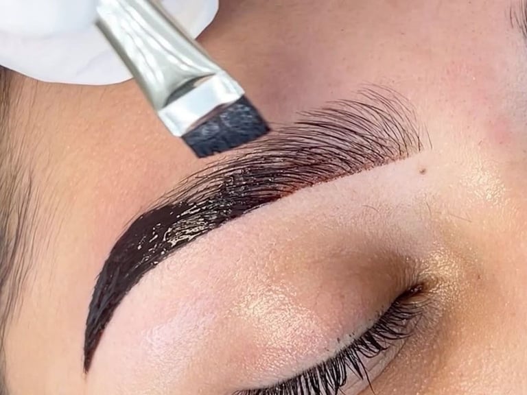 stylisation des sourcils chez medi kiss dermaclinic bruxelles