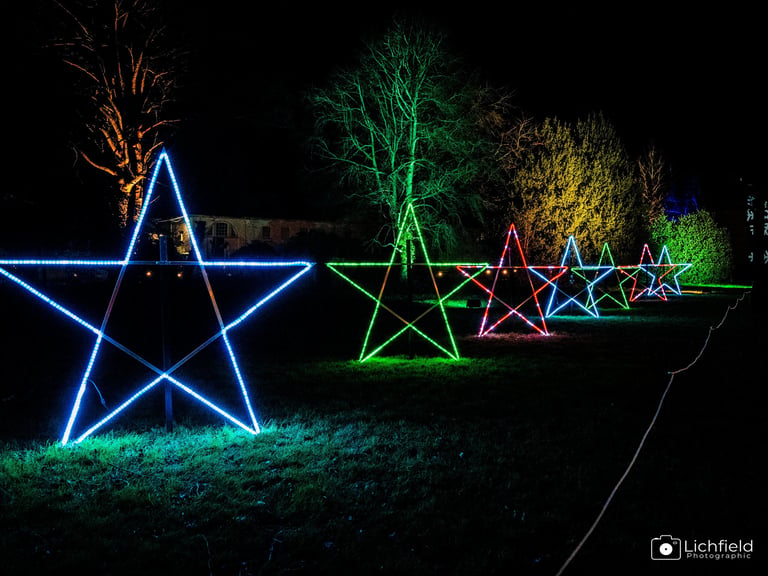 Luminate a series of blue, green, red stars