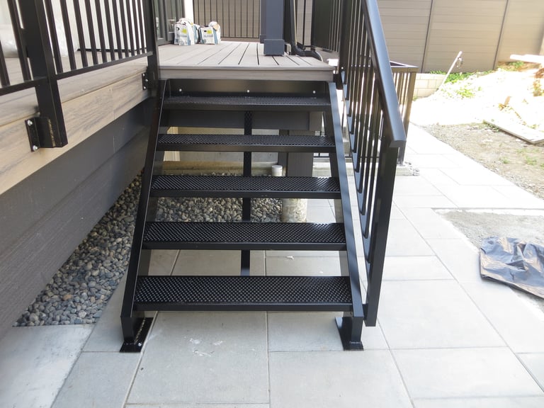 #APAMACONTRACTING #BURNABY #VANCOUVER #ALUMINUMSTARCASE