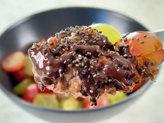 How to make chocolate porridge breakfast