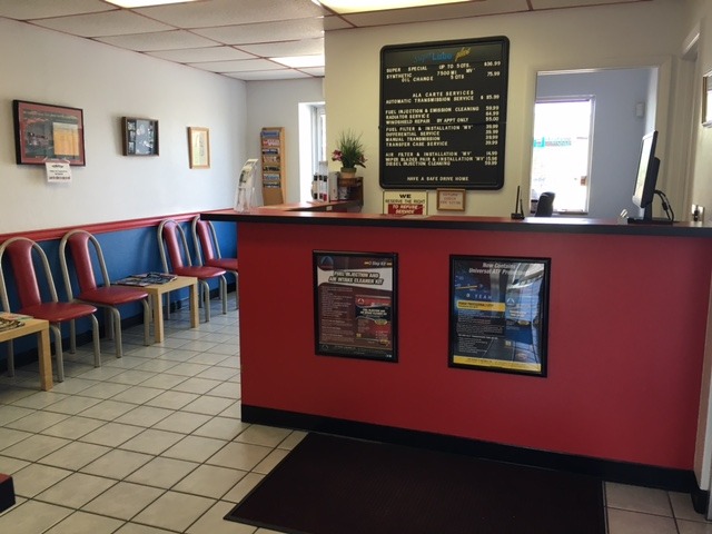 Super Lube Plus Lobby