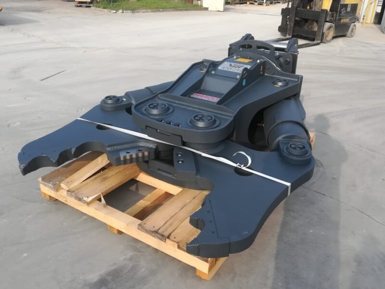 VTN DEMOLITION CRUSHER