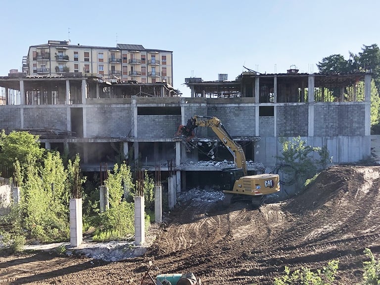 VTN DEMOLITION CRUSHER