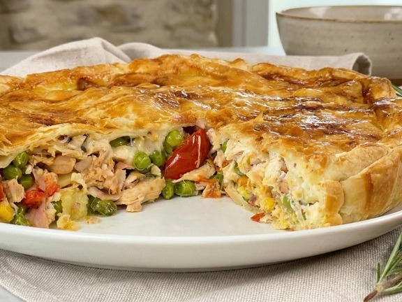 Come fare la torta salata pollo e verdure per pranzo