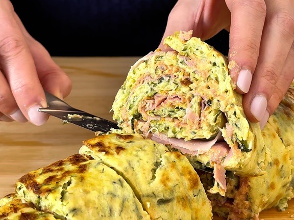 Come fare il rotolo di zucchine al forno per cena