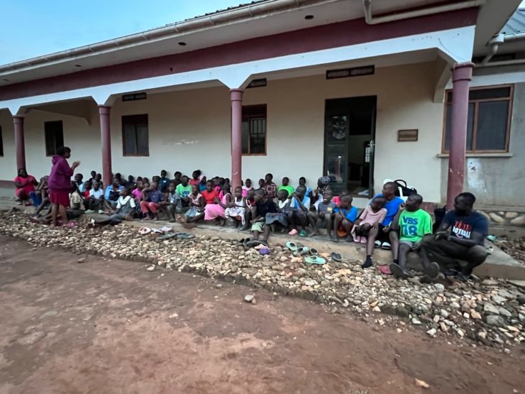 Gruppenbild der Kinder vom Children's Home