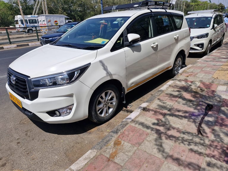 8 seater taxi gurgaon