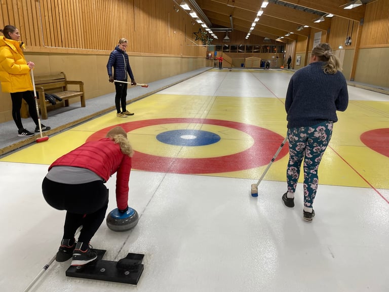 Våra nya medlemmar har ett träningspass.