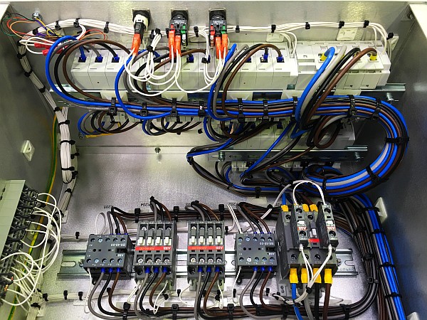 Industrial applications of Electro-mechanical assemblies with Omini for reliable solutions.