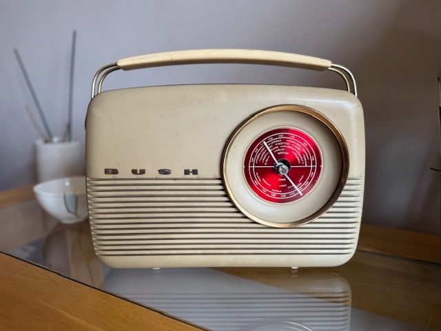 Bush TR 82B Classic Transistor Radio