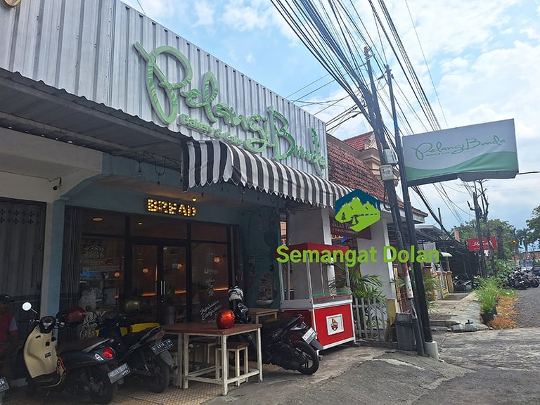 Toko roti pelangi bunda