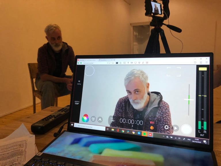 initiation au jeu face caméra