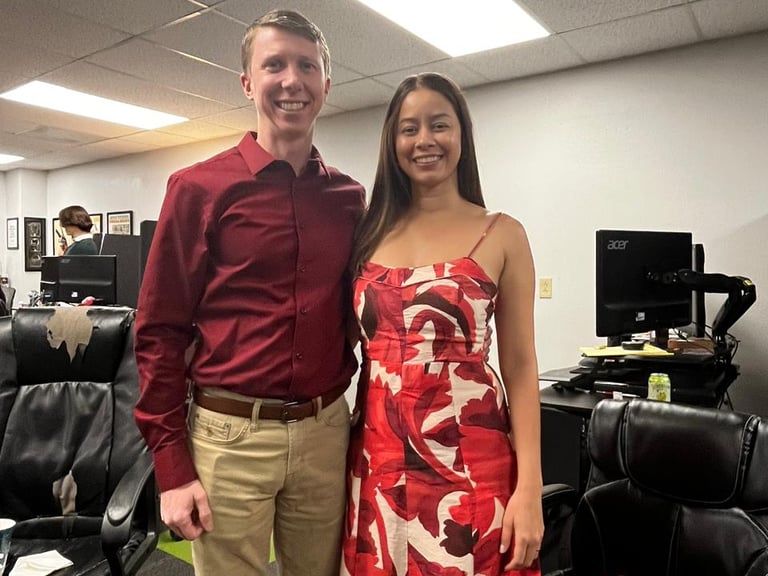 Equipe da AmericaJá — especialistas em visto americano, prontos para ajudar você com atendimento per