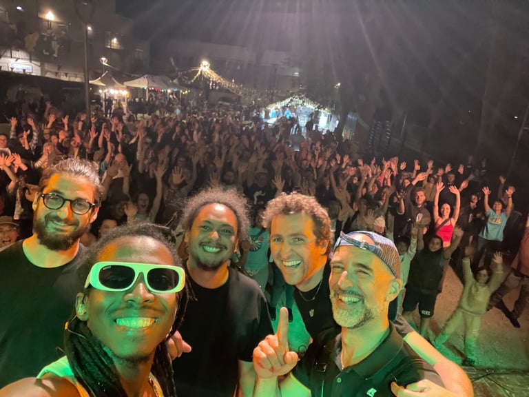Photo de fin de concert du groupe Balla Bangoura