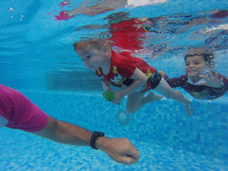 clases de natación para bebés en Mérida