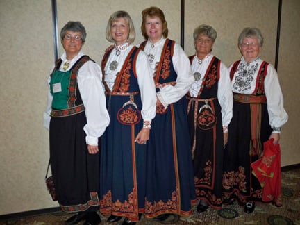 5 ladies in telemark bunad