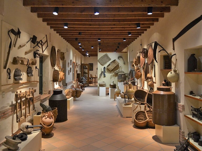 Room dedicated to ethnography in the San Javier Museum. Photo by Joanbanjo.