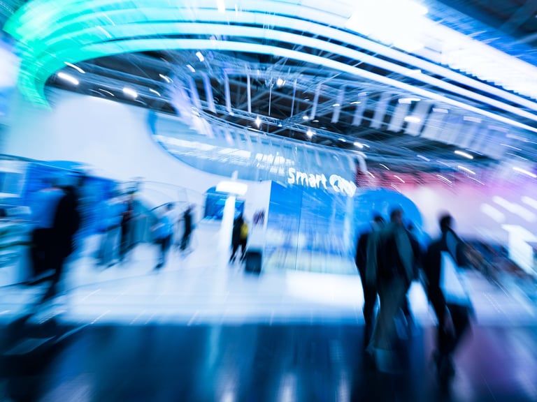 blurred-people-trade-fair