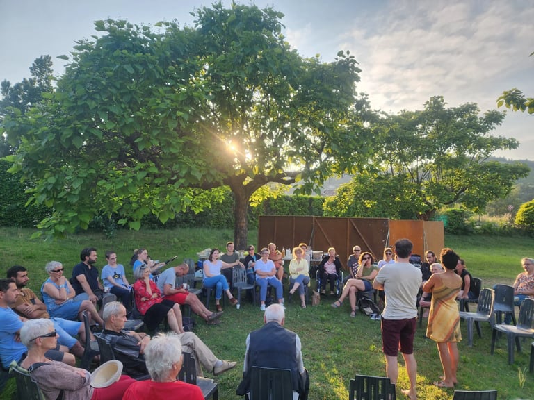 Assemblée générale de Tournon en Commun en extérieur à la piscine municipale