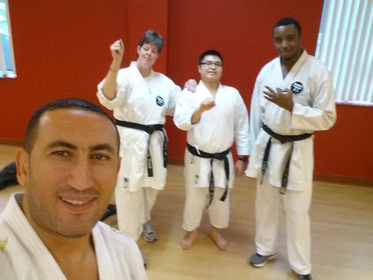 équipe des entraîneurs ADAMA Honbu Dojo