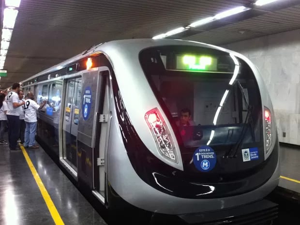 a train is parked in a tunnel in a tunnel