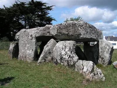 Ty Bayon - Présentation de Belz - Dolmen de Kerhuen Est - Er Roh Bras