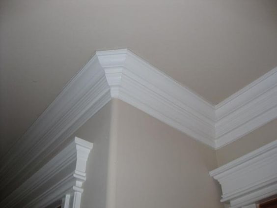 crown molding on round corner wall